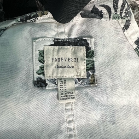 FOREVER21 FLORAL OVER ALLS - Picture 3 of 4